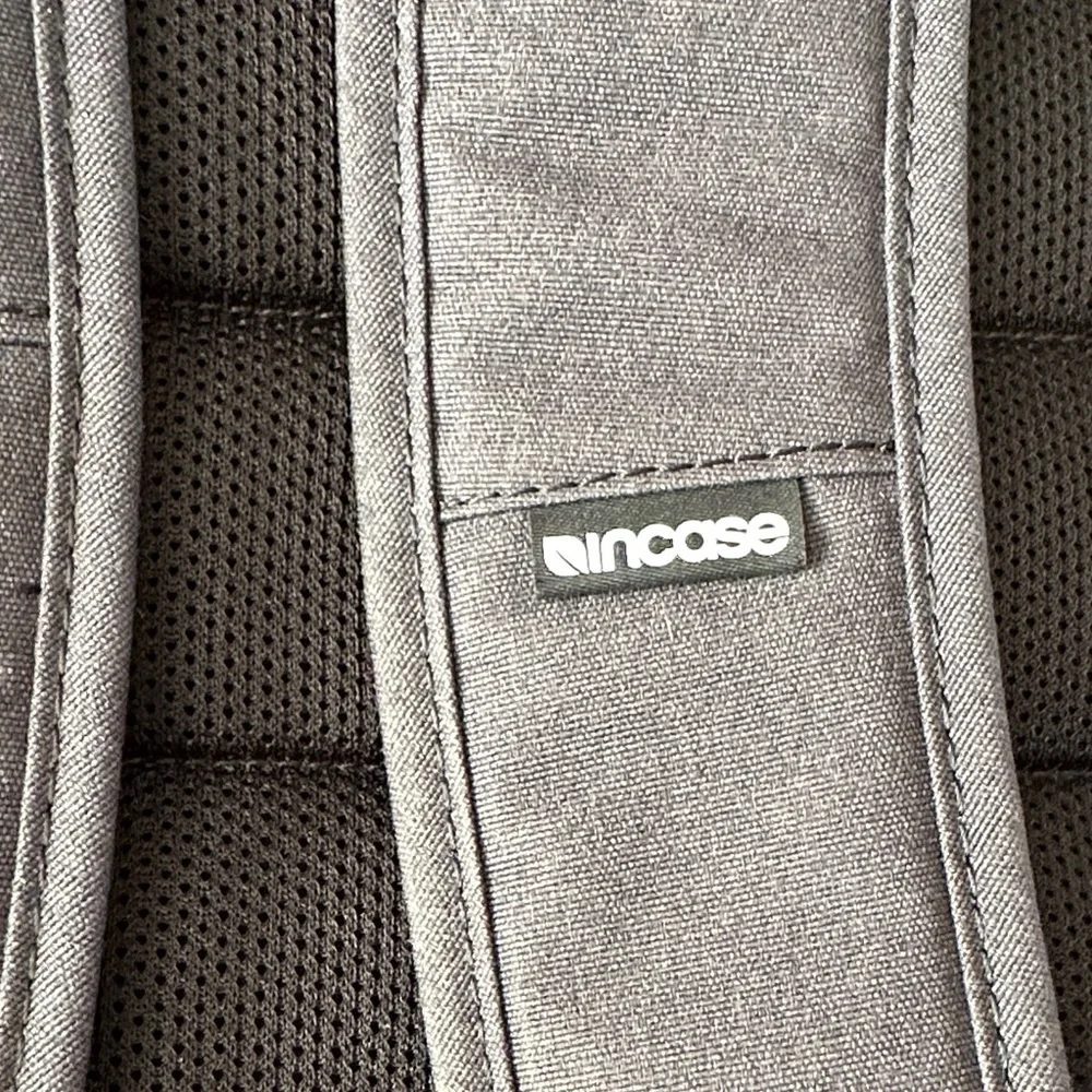 Incase Compass Backpack 16L - Picture 5 of 16